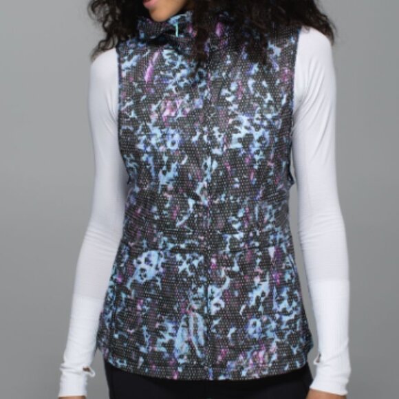 Lululemon Pack-It Vest - Picture 2 of 13